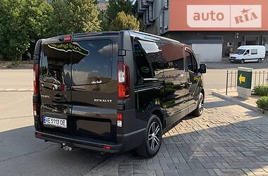 Минивэн Renault Trafic 2015 в Кривом Роге