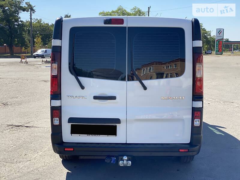 Вантажопасажирський фургон Renault Trafic 2016 в Полтаві