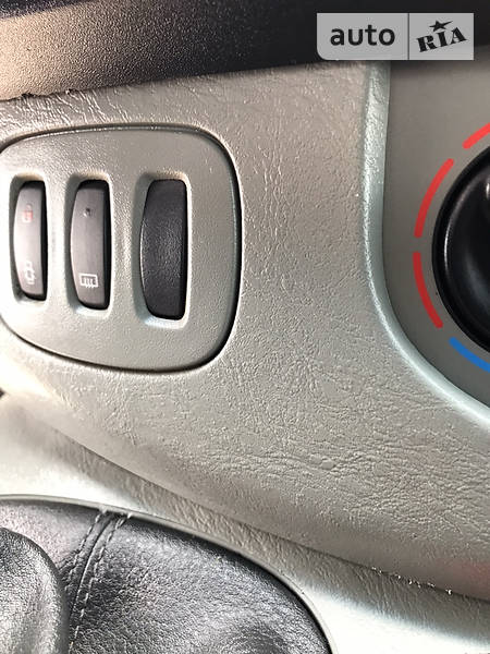 Вантажопасажирський фургон Renault Trafic 2007 в Чернівцях фото 9 Вантажопасажирський фургон Renault Trafic 2007 в Чернівцях