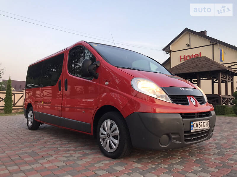 Вантажопасажирський фургон Renault Trafic 2007 в Чернівцях фото 2 Вантажопасажирський фургон Renault Trafic 2007 в Чернівцях