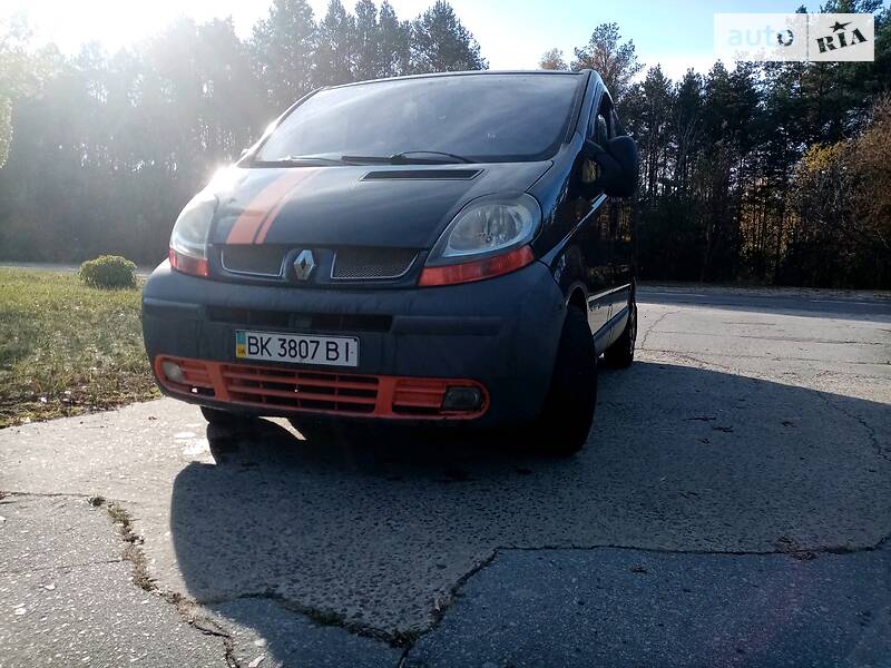 Мінівен Renault Trafic 2002 в Вараші