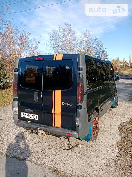 Мінівен Renault Trafic 2002 в Вараші
