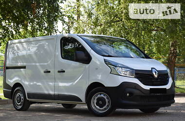 Грузопассажирский фургон Renault Trafic 2015 в Дрогобыче