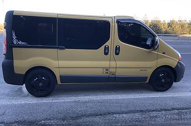 Грузопассажирский фургон Renault Trafic 2003 в Новояворовске