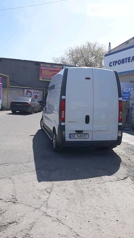 Грузовой фургон Renault Trafic 2011 в Николаеве