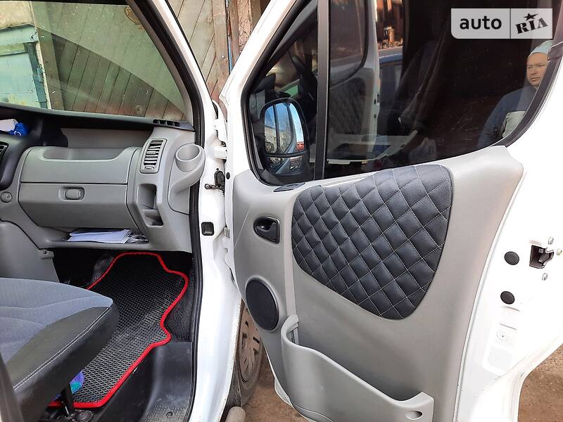 Грузовой фургон Renault Trafic 2011 в Николаеве