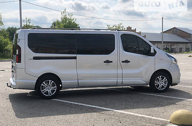 Минивэн Renault Trafic 2016 в 