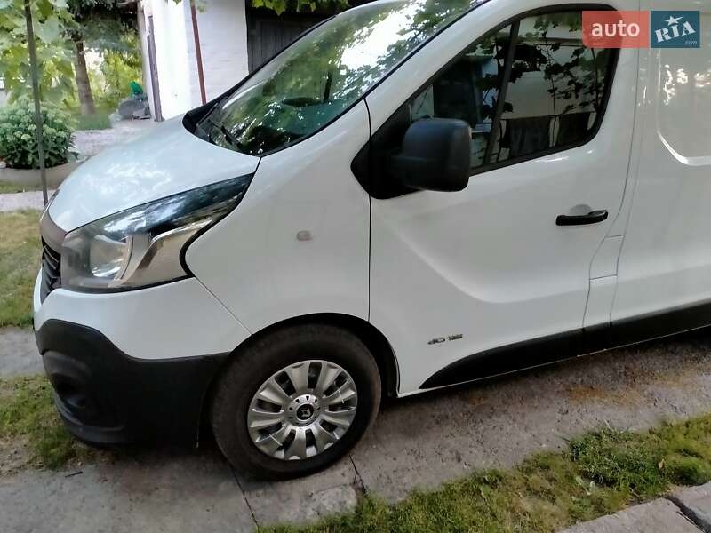 Вантажопасажирський фургон Renault Trafic 2014 в Полтаві