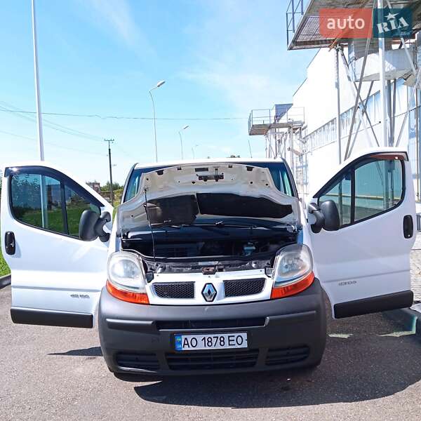 Минивэн Renault Trafic 2006 в Виноградове