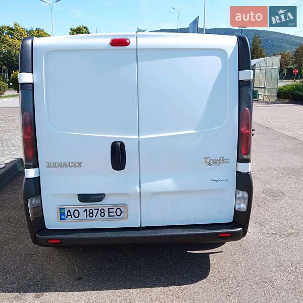 Минивэн Renault Trafic 2006 в Виноградове
