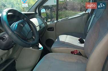 Минивэн Renault Trafic 2006 в Виноградове