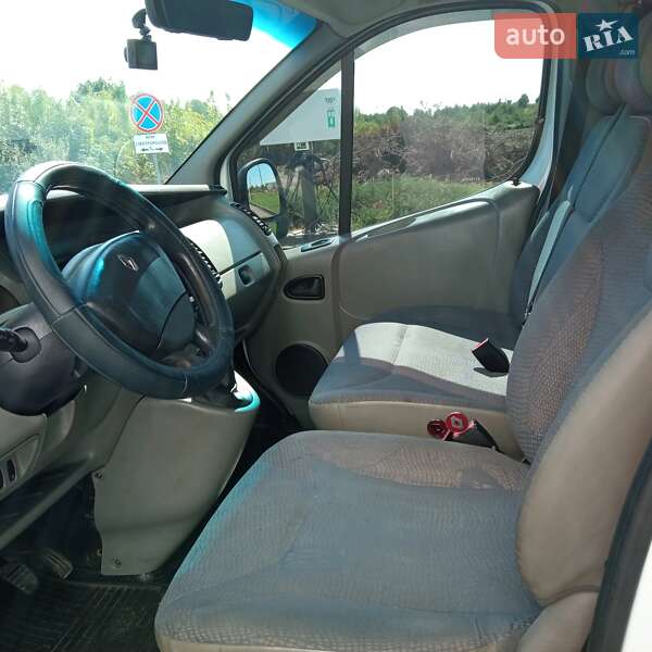 Минивэн Renault Trafic 2006 в Виноградове