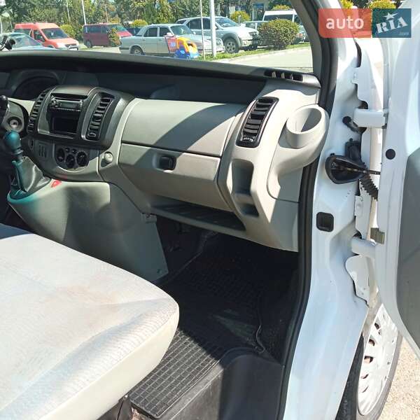 Минивэн Renault Trafic 2006 в Виноградове