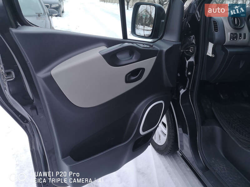 Мінівен Renault Trafic 2015 в Рівному