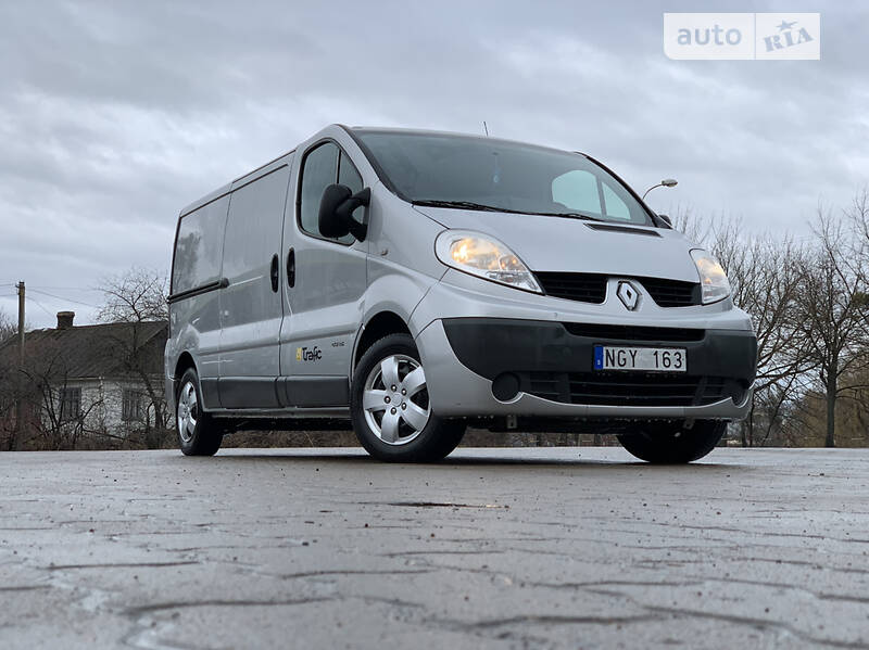 Вантажний фургон Renault Trafic 2013 в Рівному