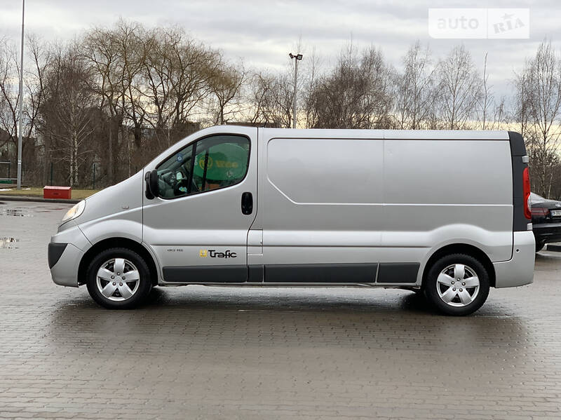 Вантажний фургон Renault Trafic 2013 в Рівному