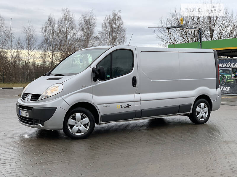 Вантажний фургон Renault Trafic 2013 в Рівному