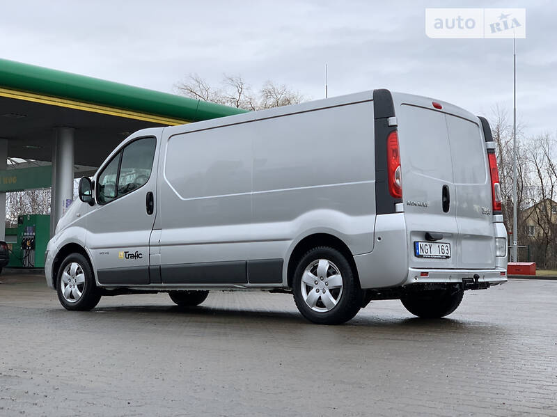 Вантажний фургон Renault Trafic 2013 в Рівному