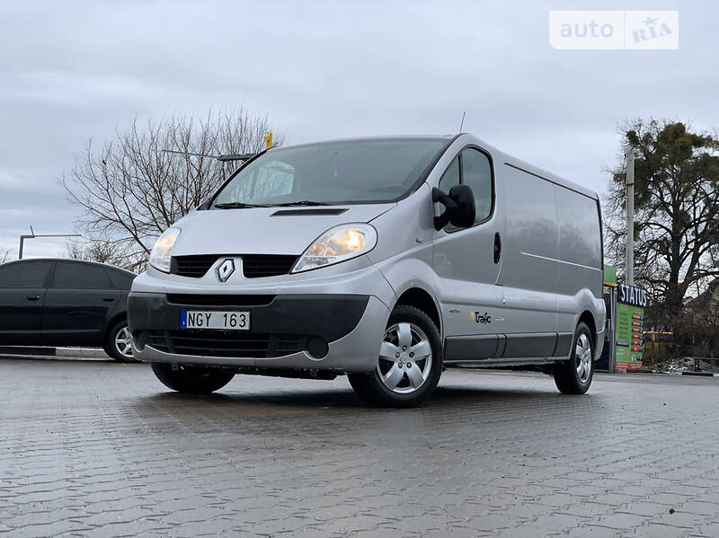 Вантажний фургон Renault Trafic 2013 в Рівному