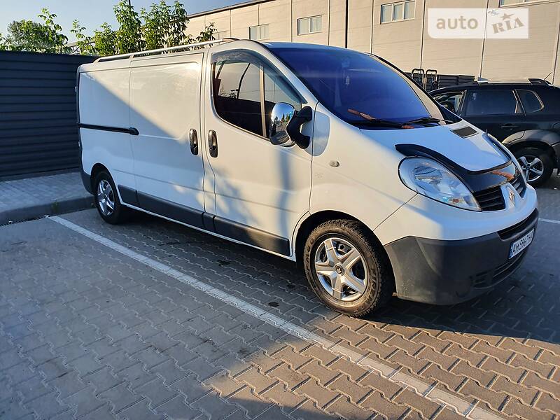 Вантажний фургон Renault Trafic 2008 в Житомирі