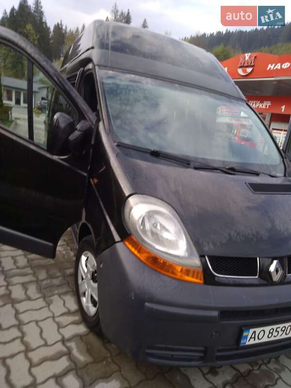 Минивэн Renault Trafic 2006 в Межгорье