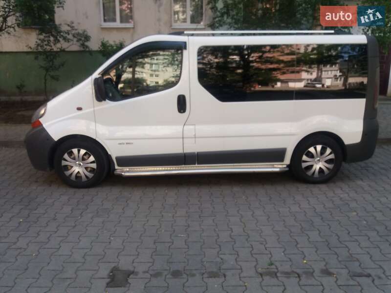 Мінівен Renault Trafic 2005 в Чернівцях фото 3 Мінівен Renault Trafic 2005 в Чернівцях
