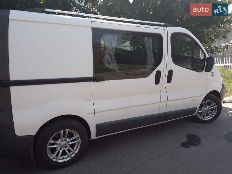 Мінівен Renault Trafic 2005 в Києві
