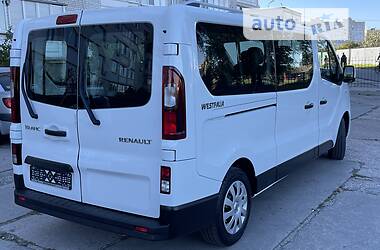 Мінівен Renault Trafic 2016 в 