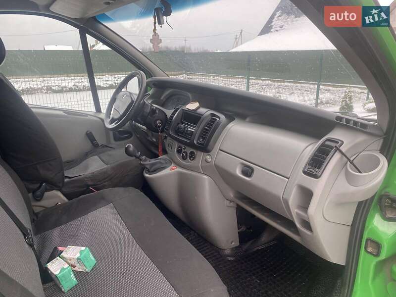 Минивэн Renault Trafic 2005 в Камне-Каширском