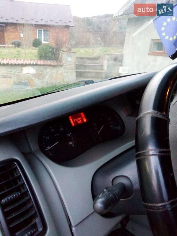 Микроавтобус Renault Trafic 2007 в Самборе