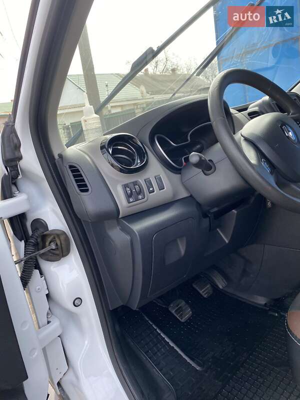 Минивэн Renault Trafic 2016 в Арцизе