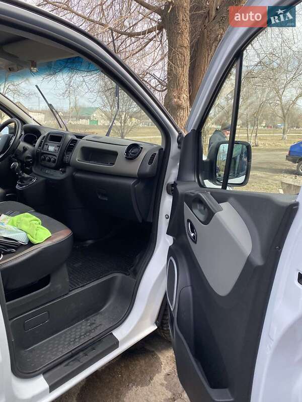 Минивэн Renault Trafic 2016 в Арцизе