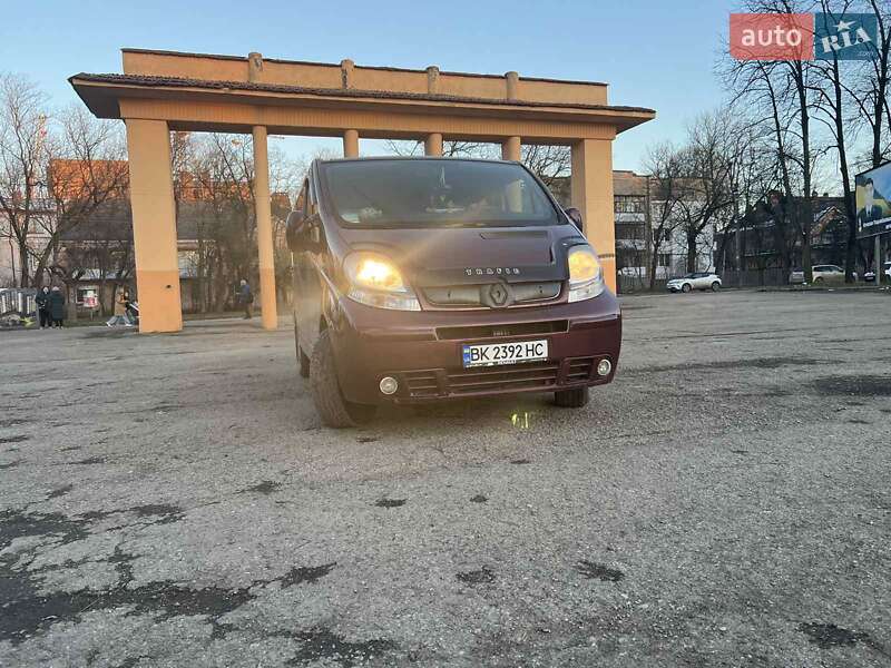 Минивэн Renault Trafic 2006 в Ивано-Франковске