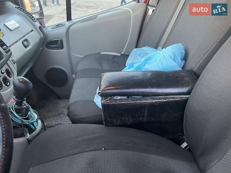 Минивэн Renault Trafic 2006 в Ивано-Франковске