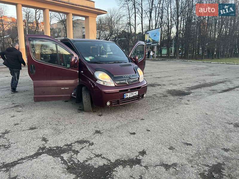Минивэн Renault Trafic 2006 в Ивано-Франковске
