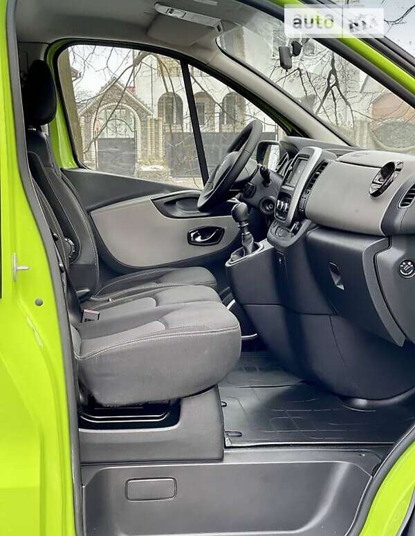 Минивэн Renault Trafic 2017 в Староконстантинове