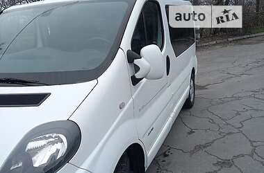 Минивэн Renault Trafic 2011 в 