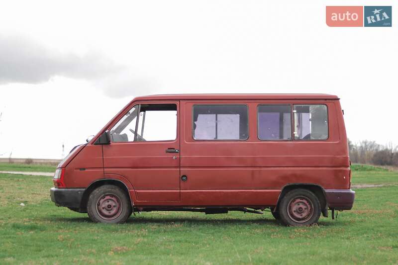 Минивэн Renault Trafic 1991 в Радомышле