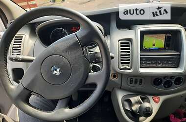 Минивэн Renault Trafic 2011 в 