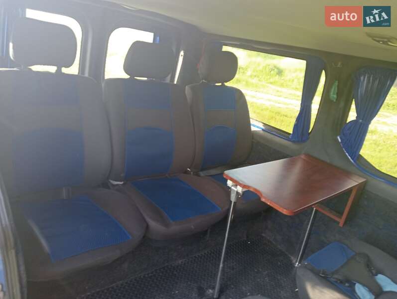 Мінівен Renault Trafic 2005 в Старому Самборі