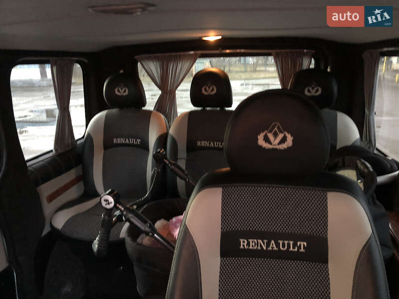 Мінівен Renault Trafic 2004 в Радивиліві