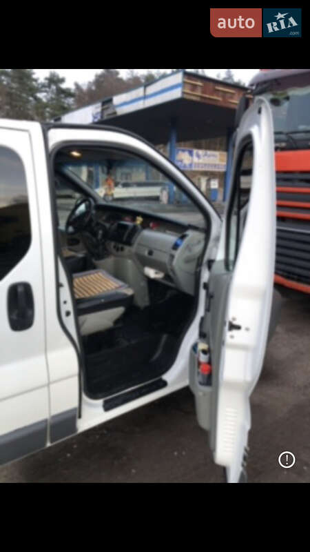 Мінівен Renault Trafic 2004 в Радивиліві