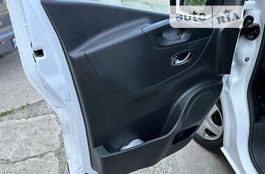 Минивэн Renault Trafic 2021 в 