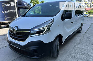 Минивэн Renault Trafic 2021 в 