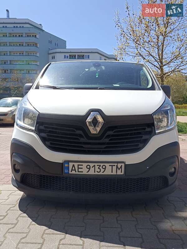 Мінівен Renault Trafic 2015 в Львові фото 3 Мінівен Renault Trafic 2015 в Львові