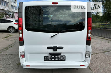Минивэн Renault Trafic 2013 в 