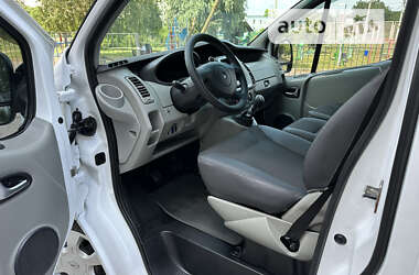 Минивэн Renault Trafic 2013 в 