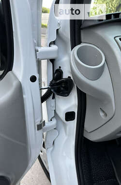 Минивэн Renault Trafic 2013 в 