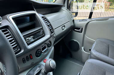 Минивэн Renault Trafic 2013 в 