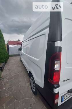 Вантажний фургон Renault Trafic 2016 в 